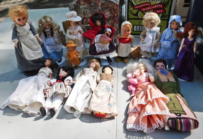 lot 132 image: lot of vintage miniature dolls some vintage antique