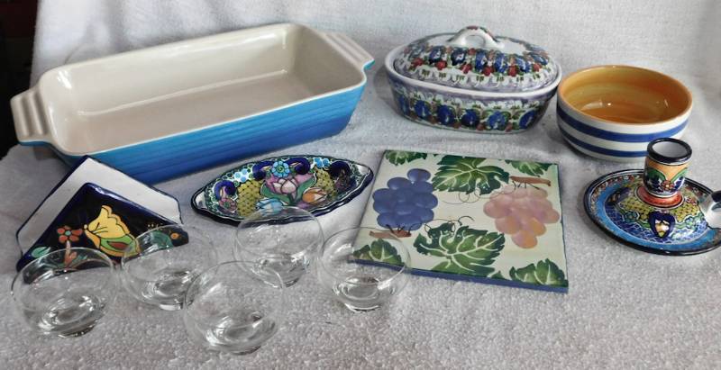 lot 149 image: lot of serving, dcor from items Mexico and Europe