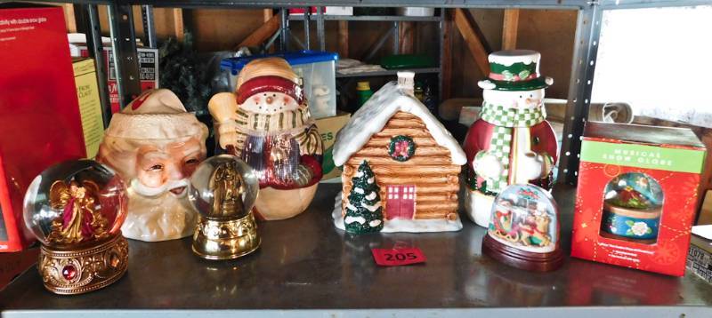 lot 205 image: Seasonal Holiday dcor Cookie jars and globes