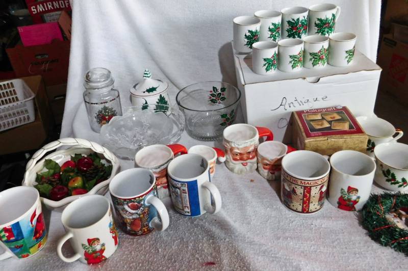 lot 210 image: Seasonal Holiday dcor, serving items Christmas