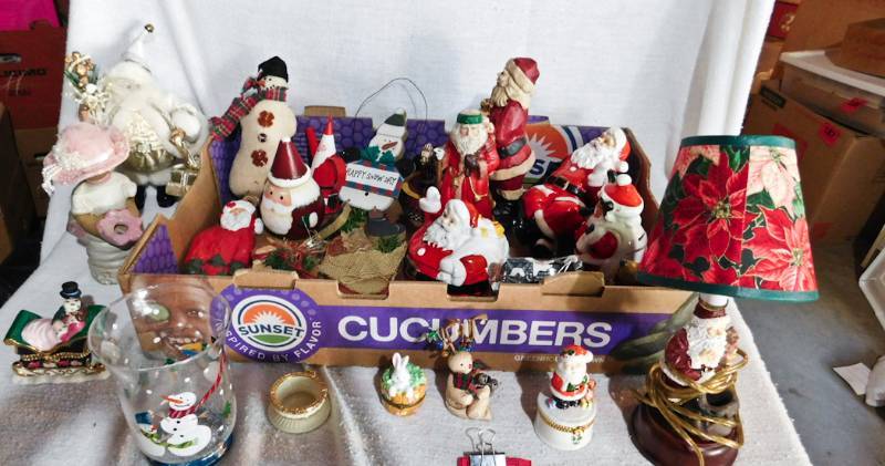lot 228 image: Seasonal Holiday dcor Christmas