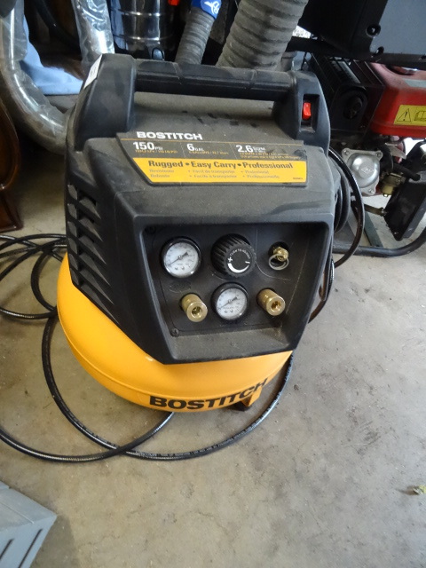 lot 14 image: Bostitch 150 PSI Pancake Compressor