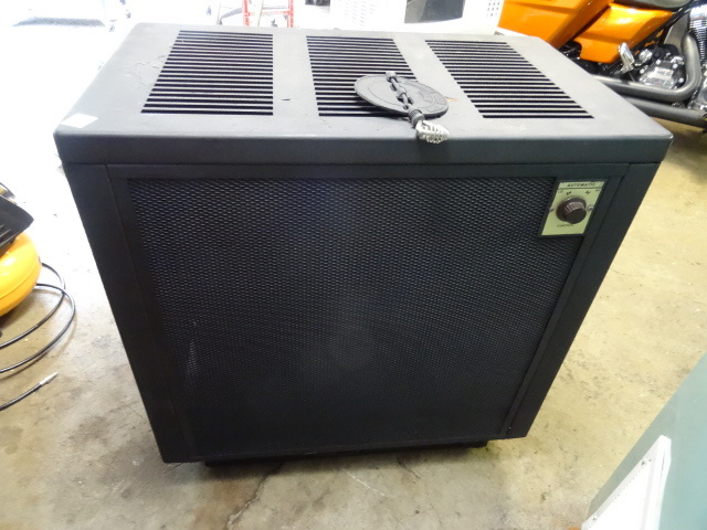 lot 16 image: Wonderwood Model 2600