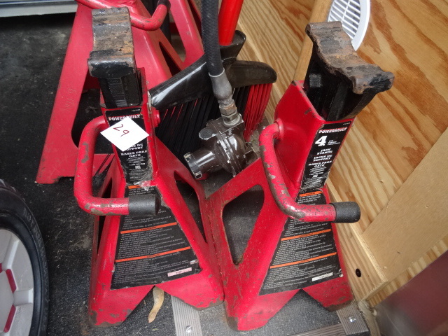 lot 29 image: Power Built 4 Ton Jack Stands