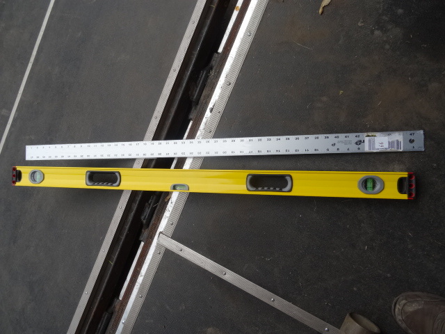lot 66 image: 4 Steel Ruler and Level