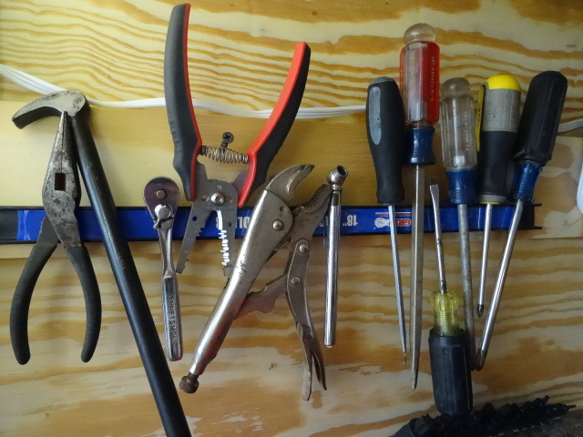 lot 69 image: Misc Pliers , Screwdrivers and More