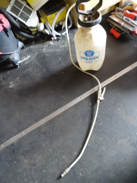 lot 100 image: 2 Gal. Pressurized Lawn and Garden