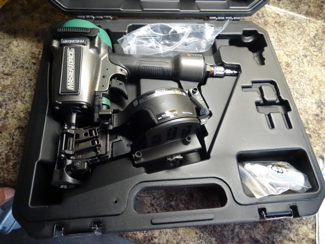 lot 118 image: Master Force Air Powered Roofing Nailer