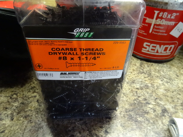 lot 145 image: Grip Fast 1 14 Drywall Screws 8 Lbs.