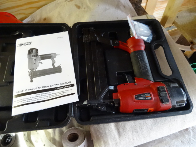 lot 157 image: Tool Shop Narrow Crown Stapler