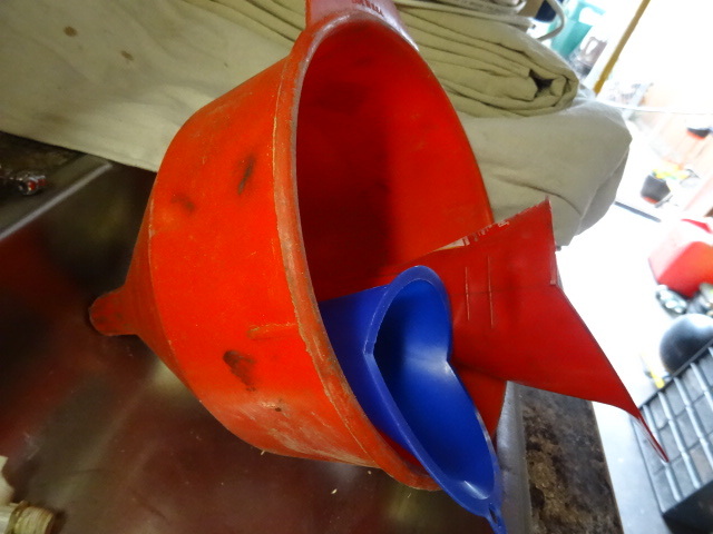 lot 167 image: 4 Plastic Funnels