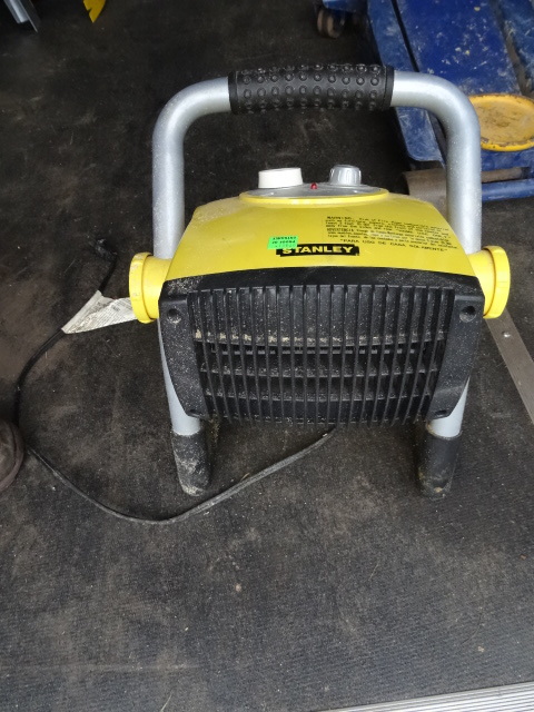 lot 171 image: Stanley Ceramic Air Heater