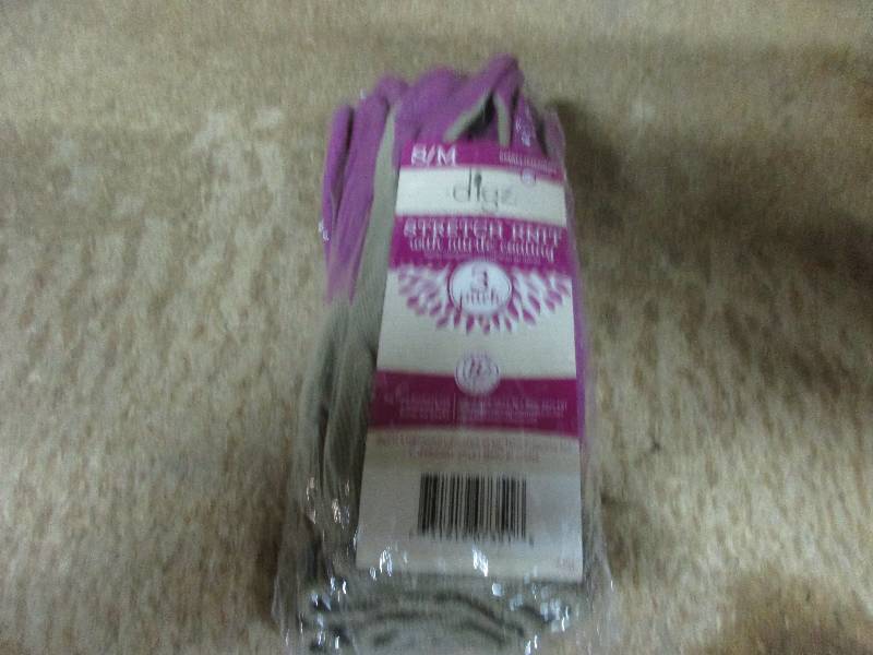 3 pairs of gardening gloves
