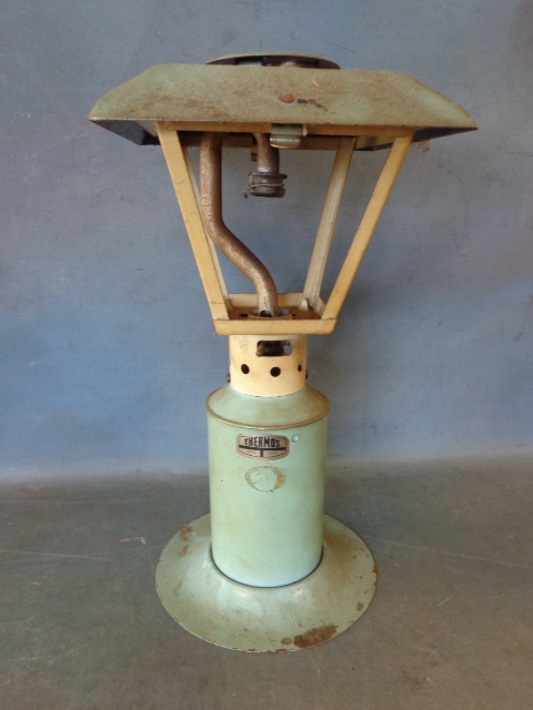 lot 20 image: Thermos Patio Light