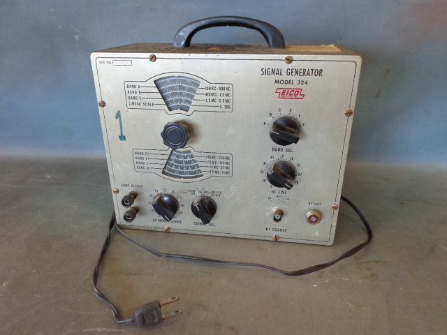 lot 21 image: Old Signal Generator