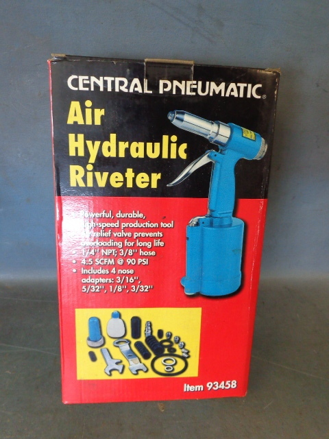 lot 24 image: Central Pneumatic Hydraulic Riveter