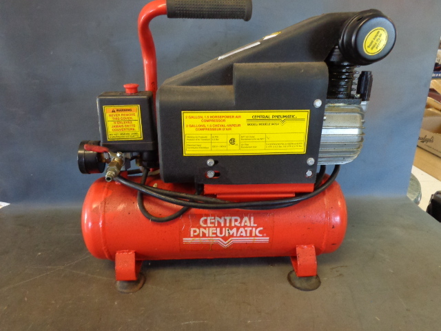 lot 29 image: 29 Centraal Pneumatic Air Compress