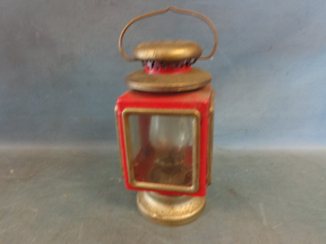 lot 43 image: Kerosene Lantern