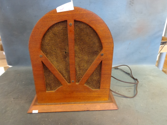 lot 59 image: Older Wooden Speaker