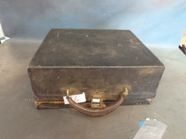 lot 76 image: vintage typewriter