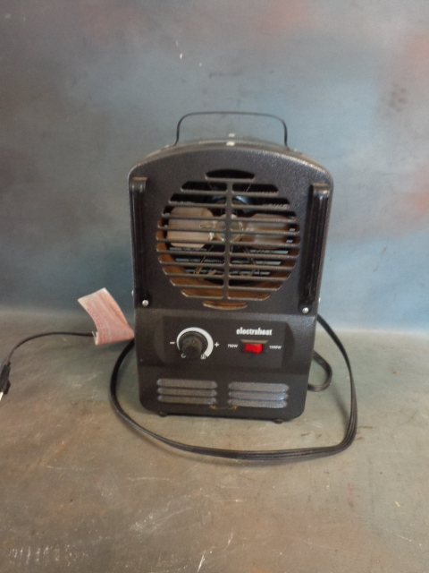 lot 82 image: Electric Heater