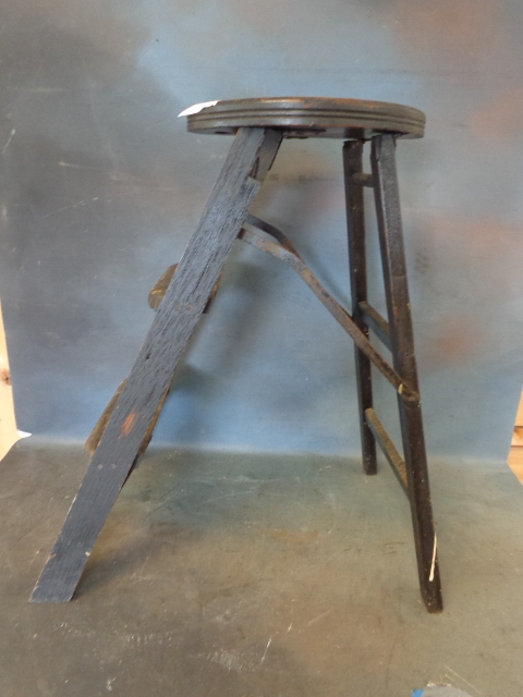 lot 118 image: Wooden Step Stool