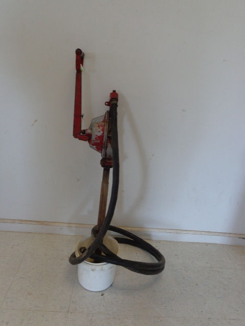 lot 119 image: Barrel Pump