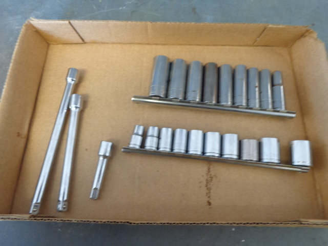 lot 130 image: Sockets
