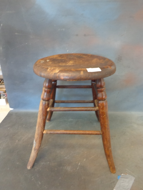 lot 138 image: Stool