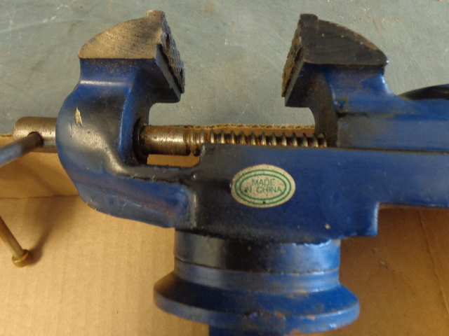lot 157 image: Portable Bench Vises