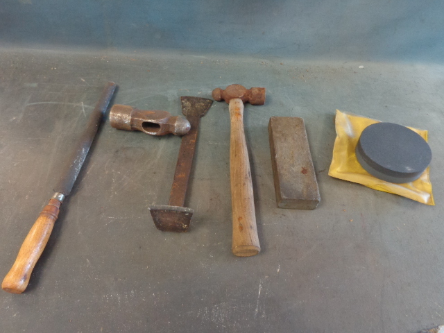 lot 184 image: Tools