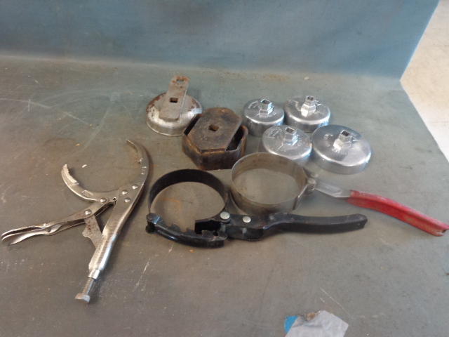 lot 193 image: Oil Wrenches