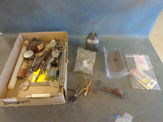 lot 207 image: Oil Can, Transformer, Tire Gauge, Pipe Cutter & More