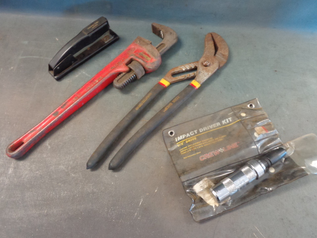 lot 210 image: Heavy Duty Tools & Stapler