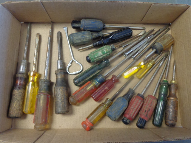 lot 216 image: Screwdrivers