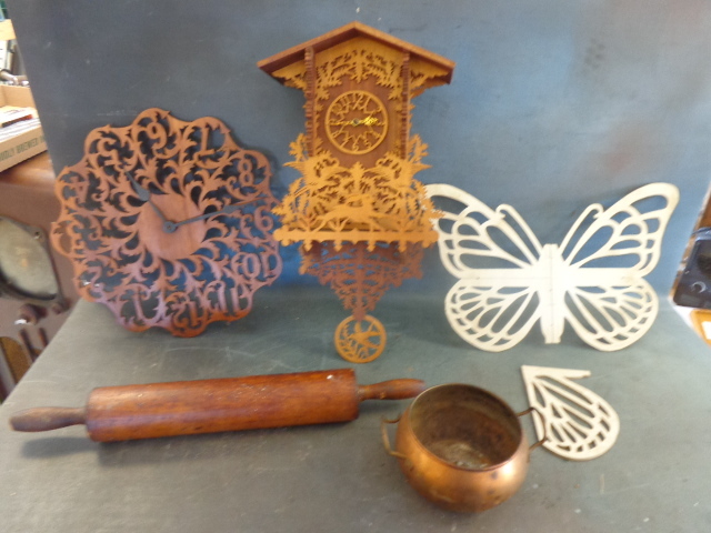 lot 226 image: Wood Decorations & More