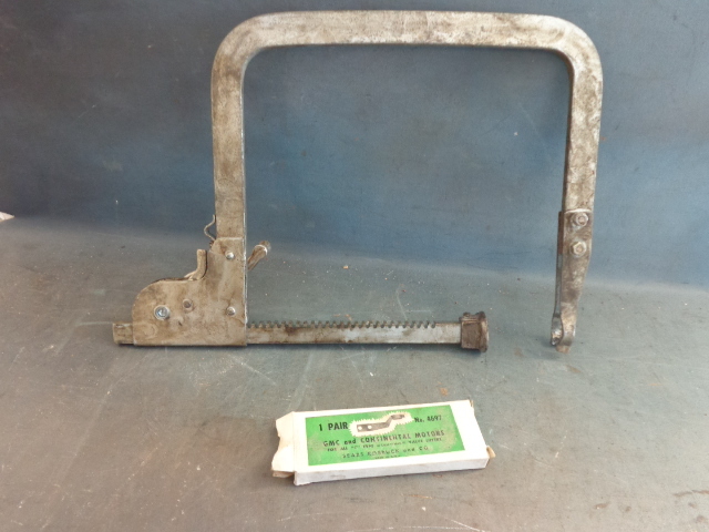 lot 255 image: Valve Comprressor