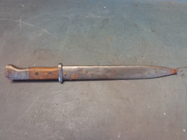 lot 265 image: Vintage Bayonet