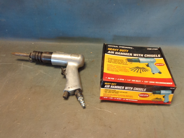 lot 266 image: Air Hammer with Chisels