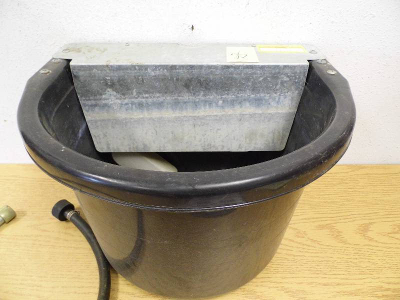 20 Quart Animal Bucket