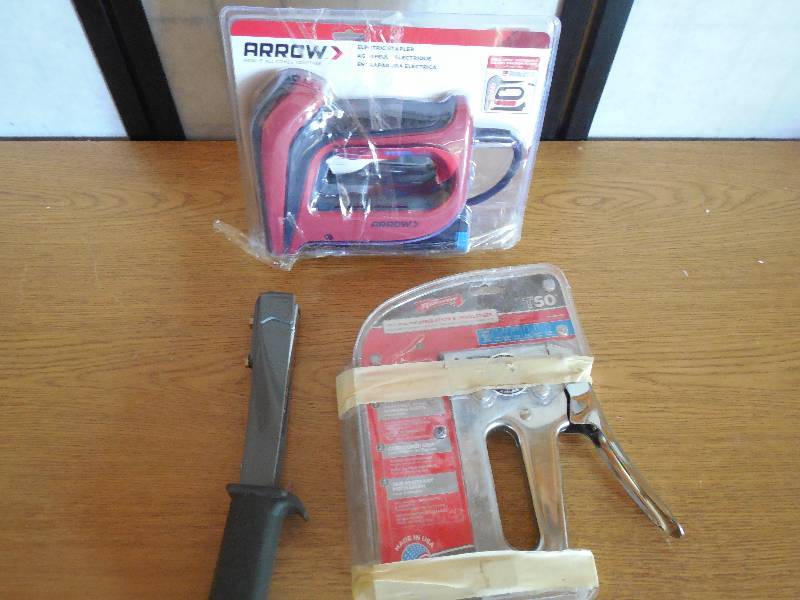 ELECTRIC STAPLER LOT