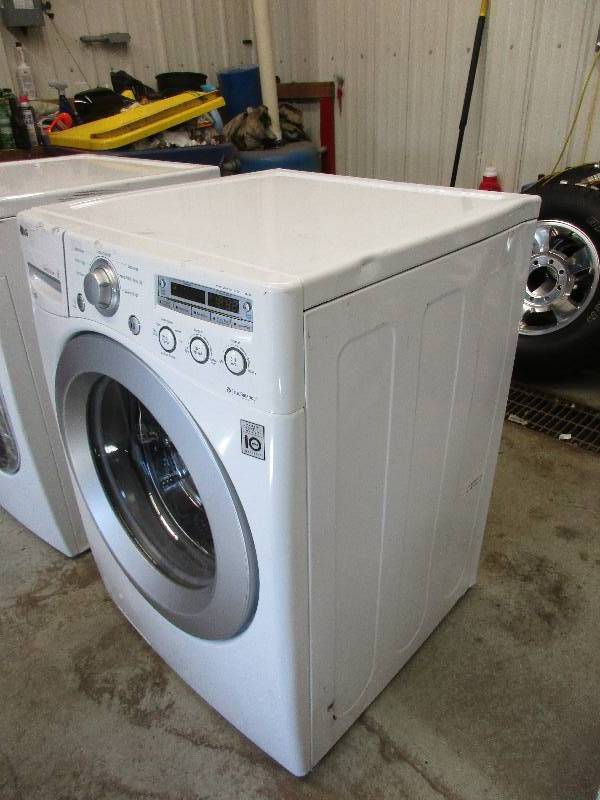 lot 3 image: LG Washer WM3050CW