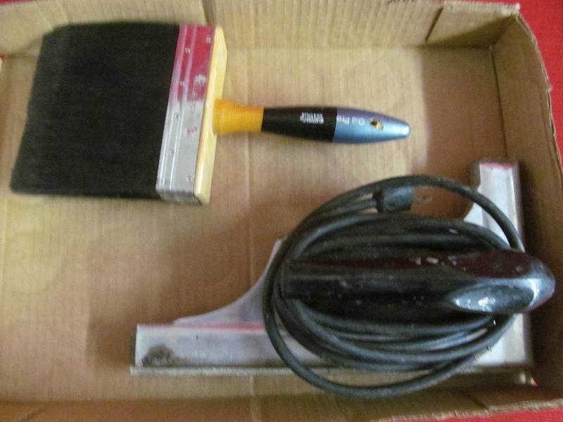 wall paper brush