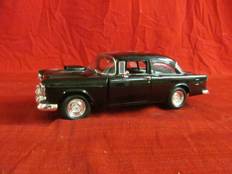 Ertl 1955 Chevrolet 124 scale