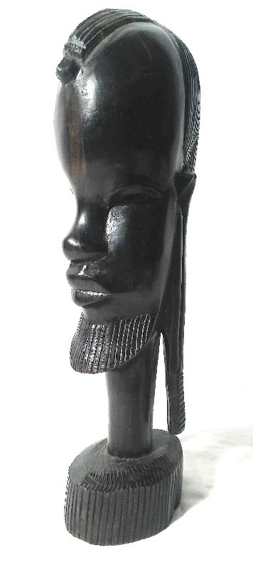 lot 6 image: Hand Carved African Ebony Wood 9 Male & Female Bust (Tanzania Bookends)