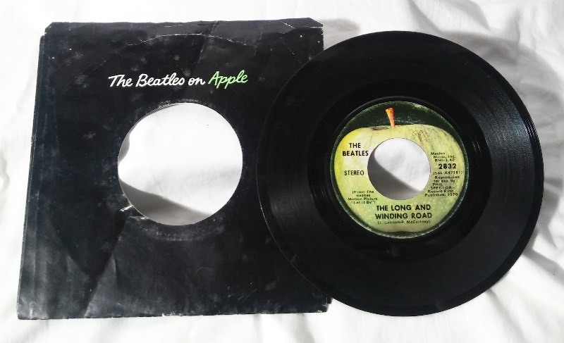 lot 12 image: (5) Vintage 45 Records