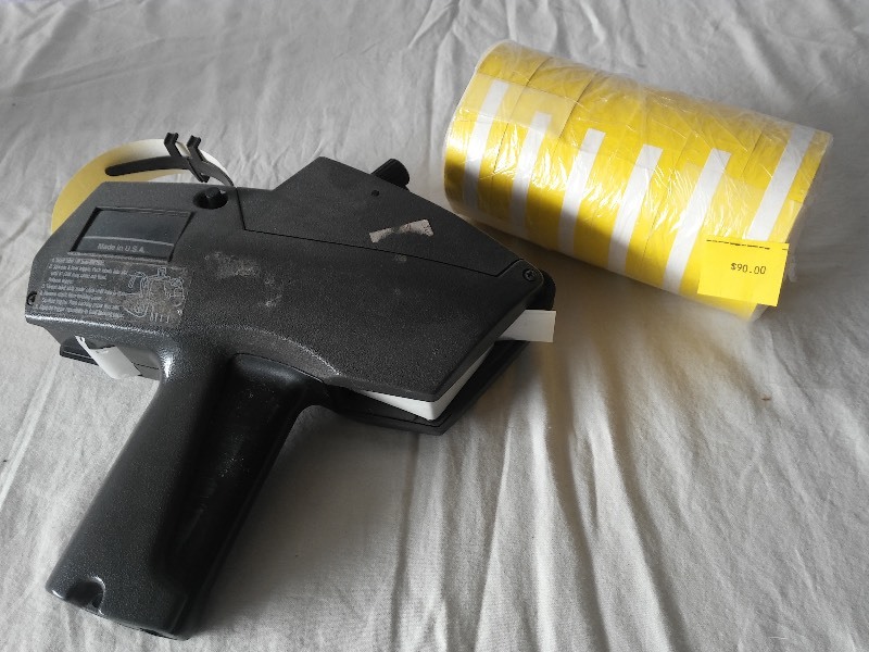 lot 17 image: Pricing & Tag Gun (used, in working order)