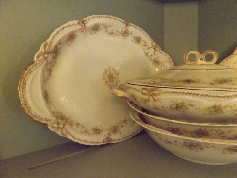 Set  of China