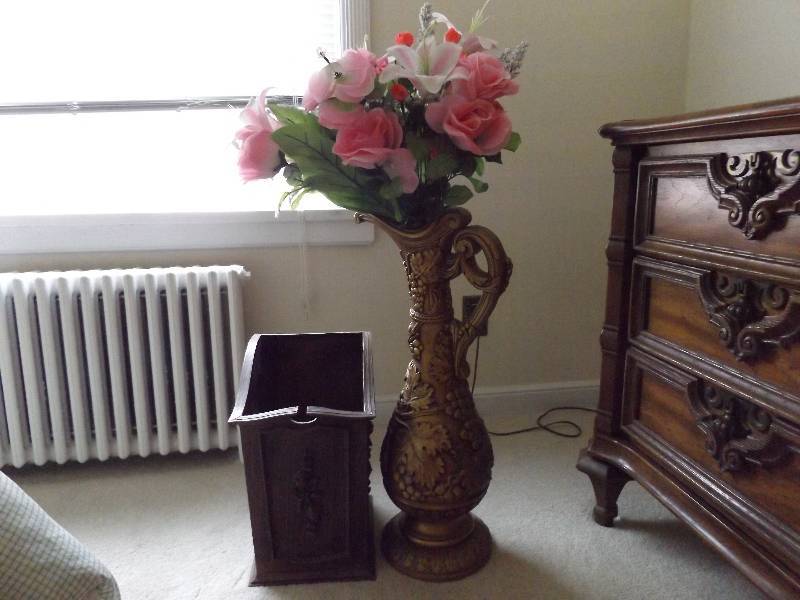 Standing Vase and Basket