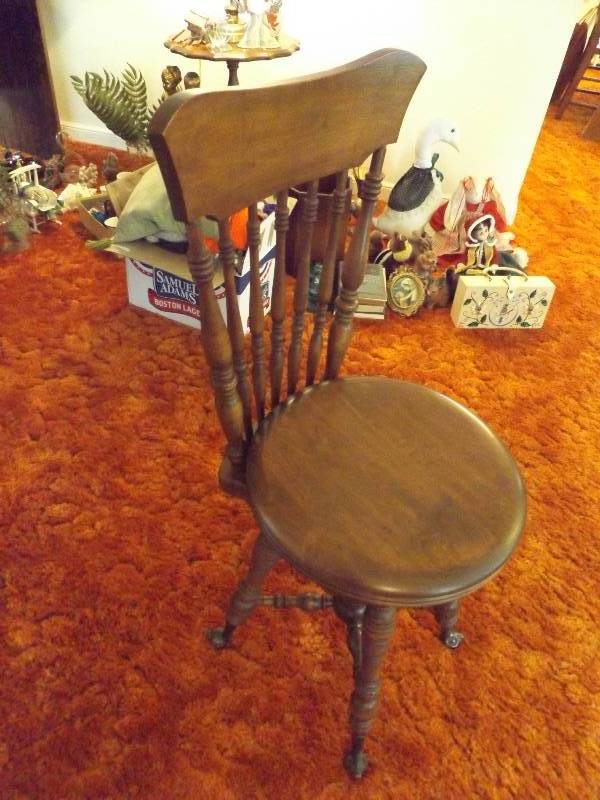 Wood Organ Chair